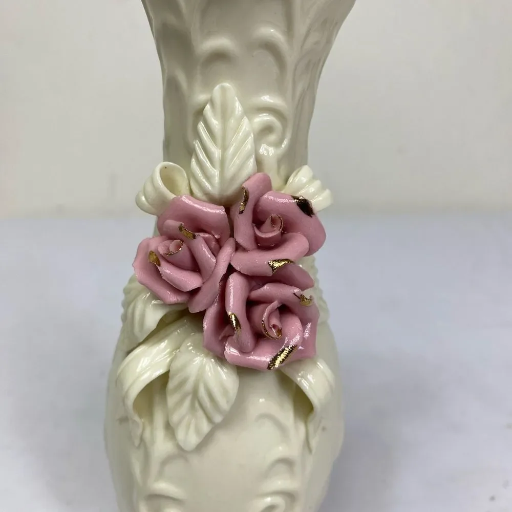 Elegant Ivory Porcelain vase w/pink roses and gold trim